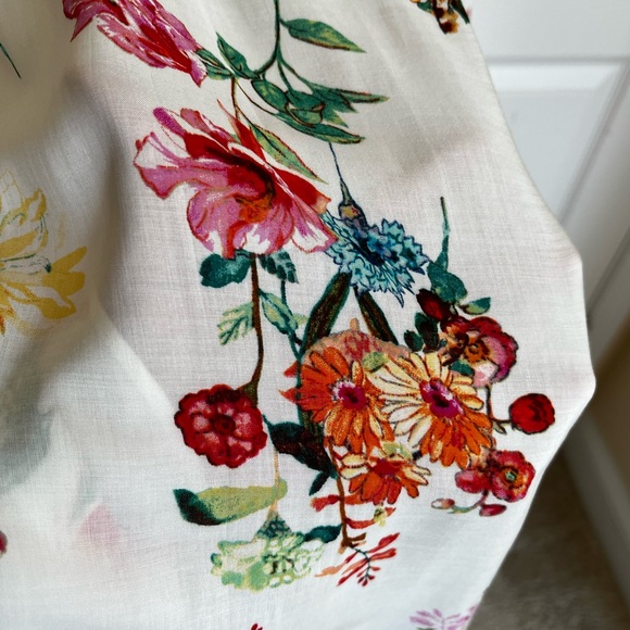 White, Multi Color Floral Long Cardigan Duster with elastic waistband. - Picture 6 of 15